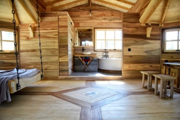 Cabaña rural en un arbol